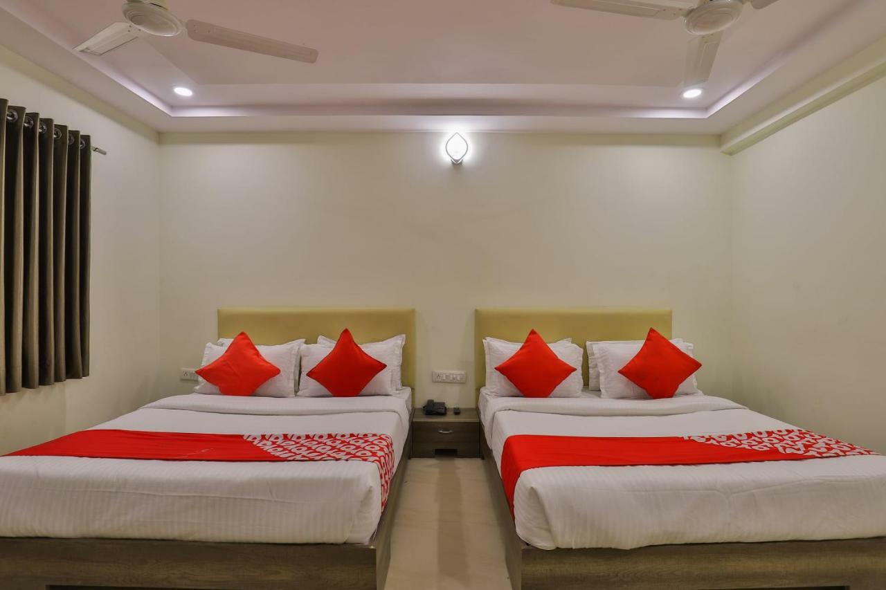 Oyo 26999 Hotel Sg Ahmedabad Eksteriør billede